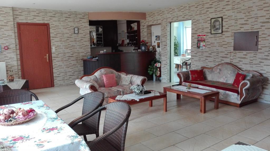 Familia Hotel Loutra Volvis Exterior foto
